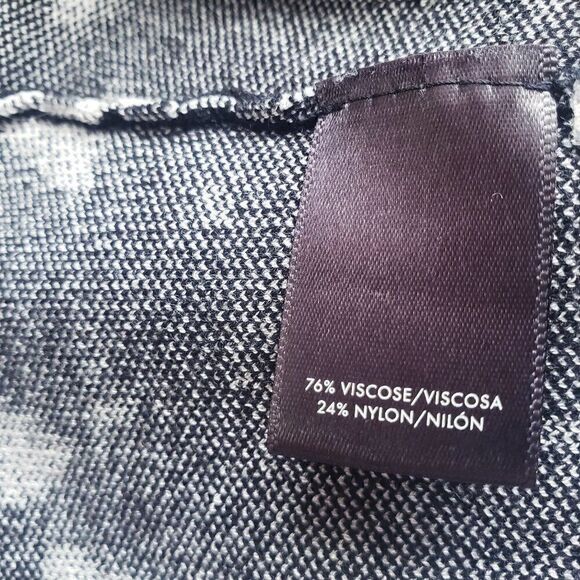 Ann Taylor Petite S Black White Floral Stretch Knit Cold Shoulder Flutter Sleeve - Picture 8 of 8